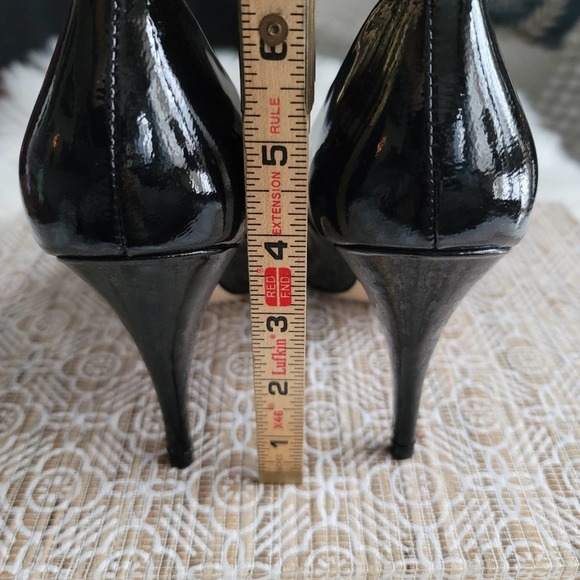STEVE MADDEN Unityy Black Patent Leather Pump - Picture 4 of 4